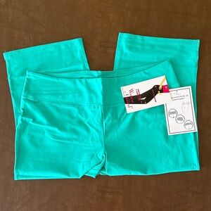 Women with Control Teal Pull On Tummy Control Capri, Size PXL